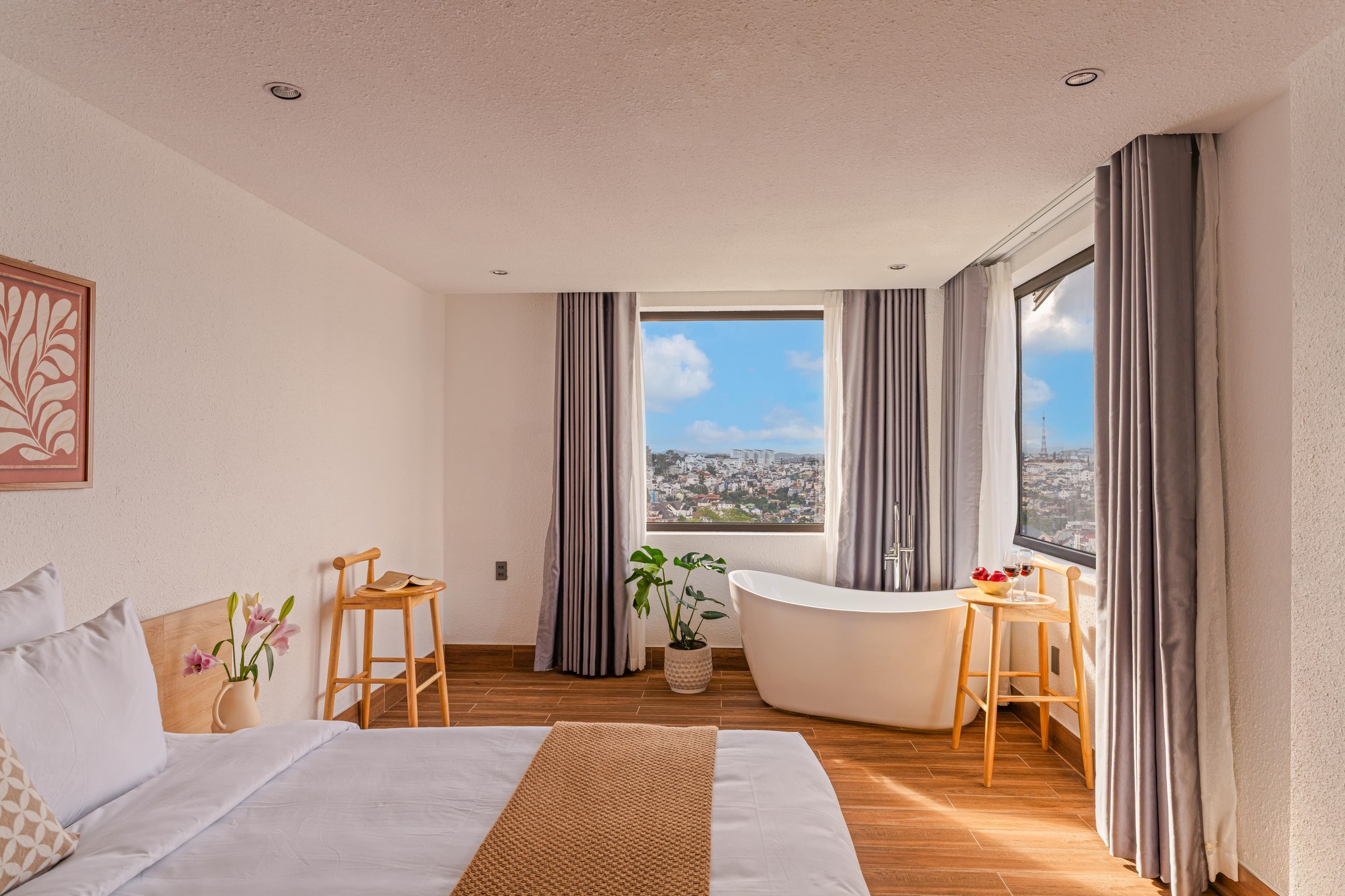 Premier Double with Bathtub - Ảnh thực tế 2