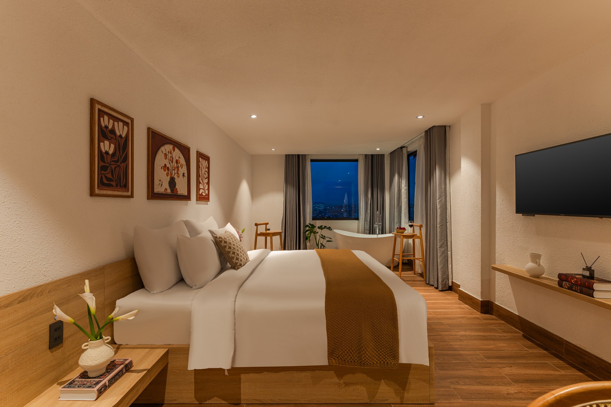 Premier Double with Bathtub - Ảnh thực tế 8